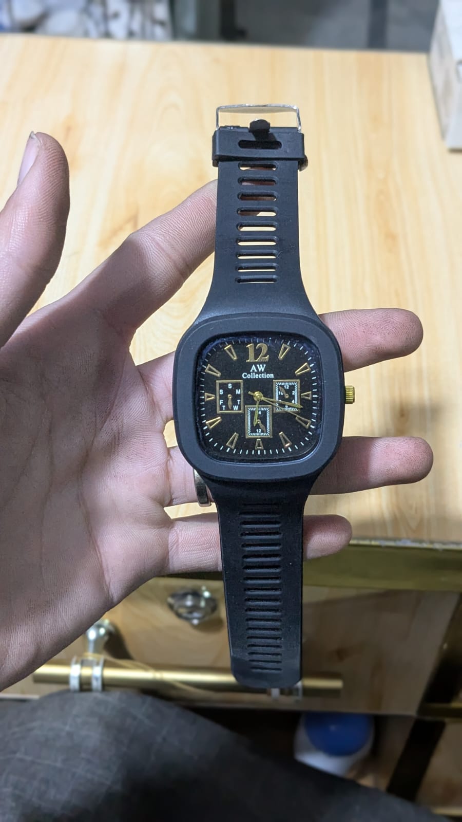 New Silicone Analogue Fashionable Wrist Watch for Men – Casual & Stylish Design (Black)